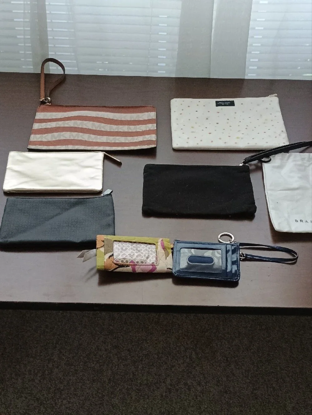 8 Wallets Clutchs Wristlets Mk, Kate Spade, Oscar De La Renta & More